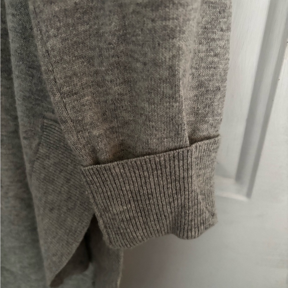 J.Crew Gray Merino Wool Blend Sweater Crewneck Lightweight Size M - Picture 5 of 10